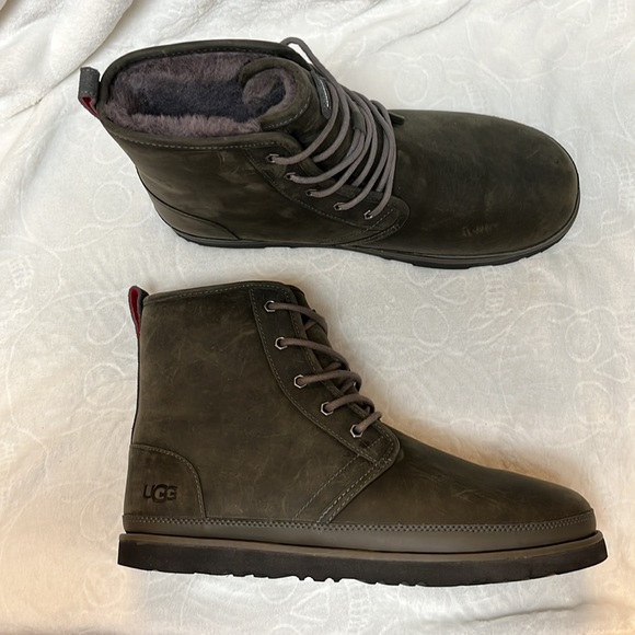 Mens UGG “Harkley waterproof” in Charcoal - Picture 3 of 6